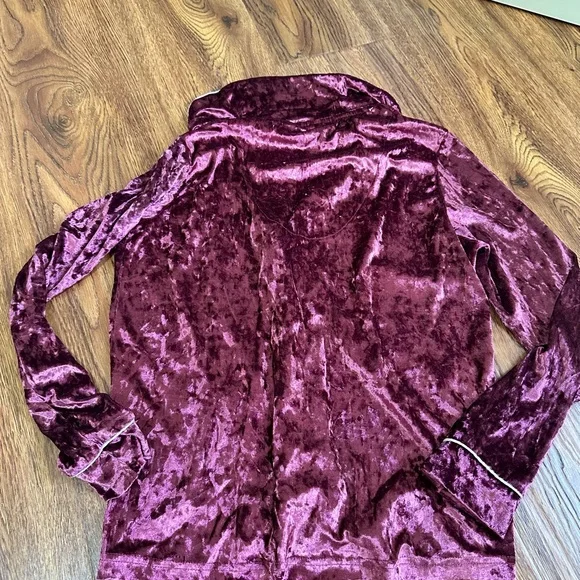 Rachel Zoe Velvet Pjs - Picture 3 of 8